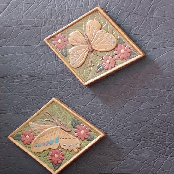 McNees Mold M-816 Teri 79 MCM Colors Butterfly & Flowers One Pair Wall Hanging - Picture 1 of 7
